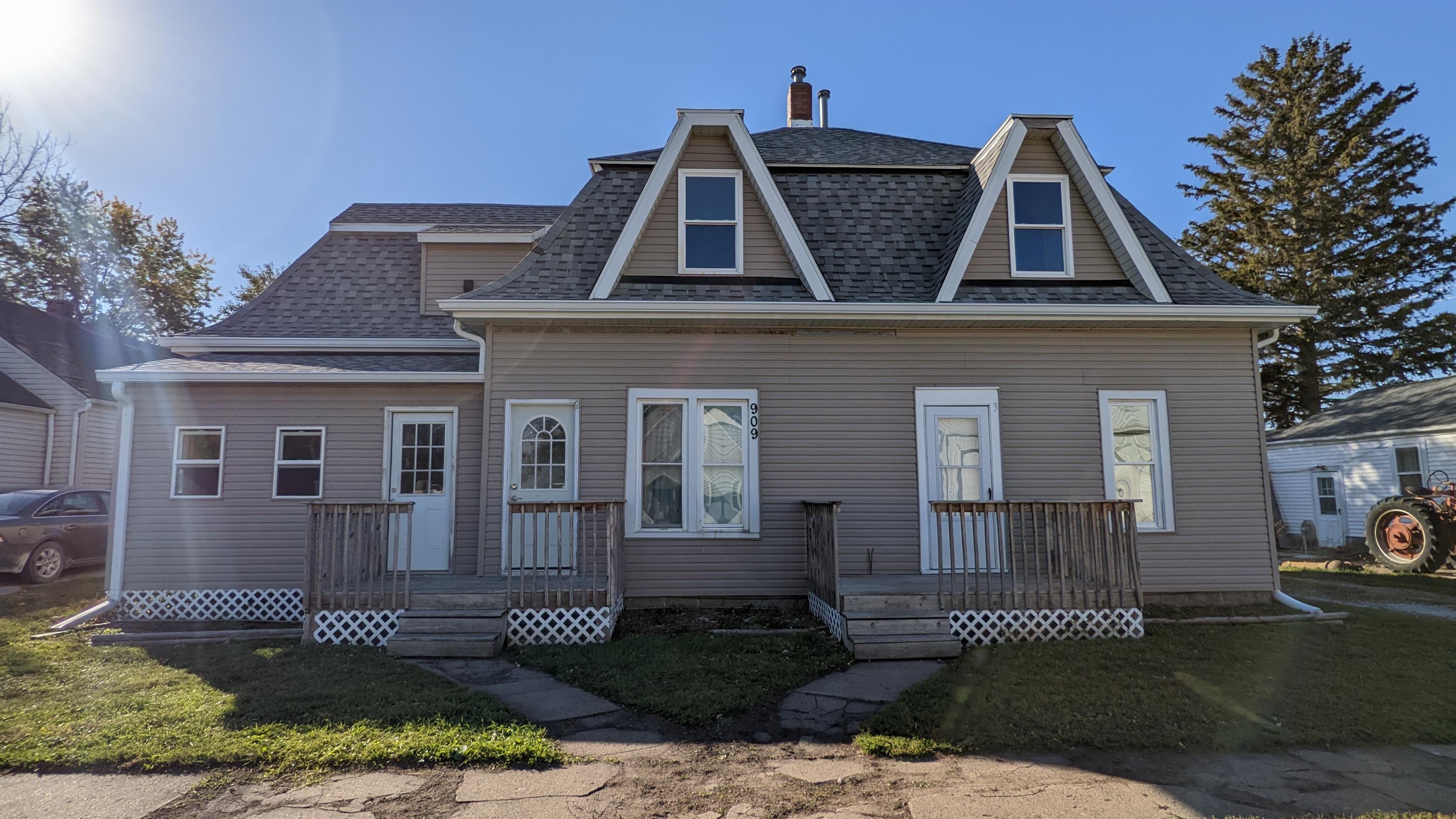909 Hubbel Street - 3